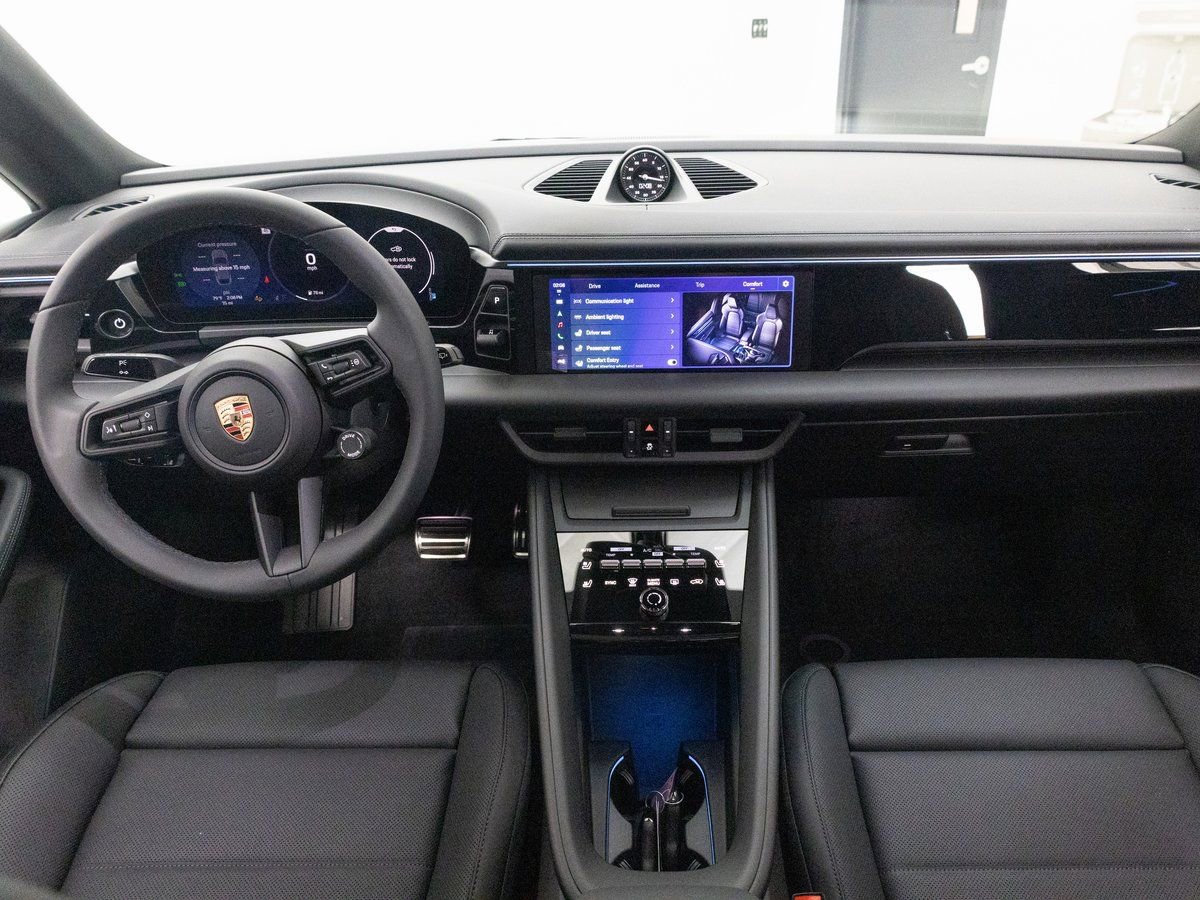 New 2025 Porsche Macan 4S Electric image 13