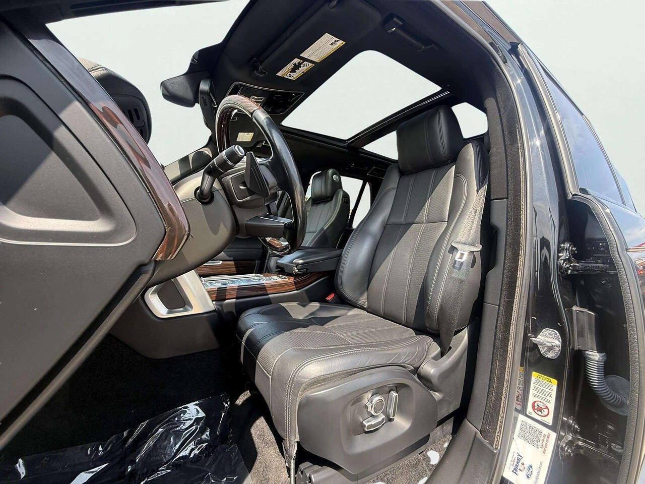 Used 2016 Land Rover Range Rover Supercharged AWD/4WD image 22
