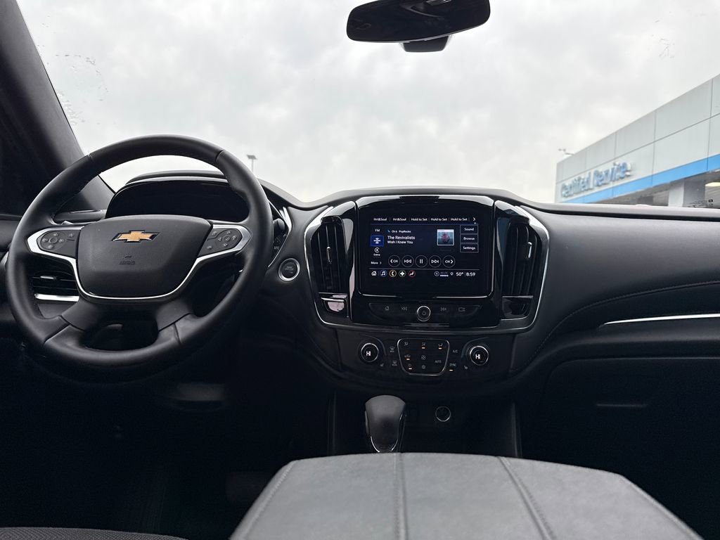 Used 2023 Chevrolet Traverse LT image 15