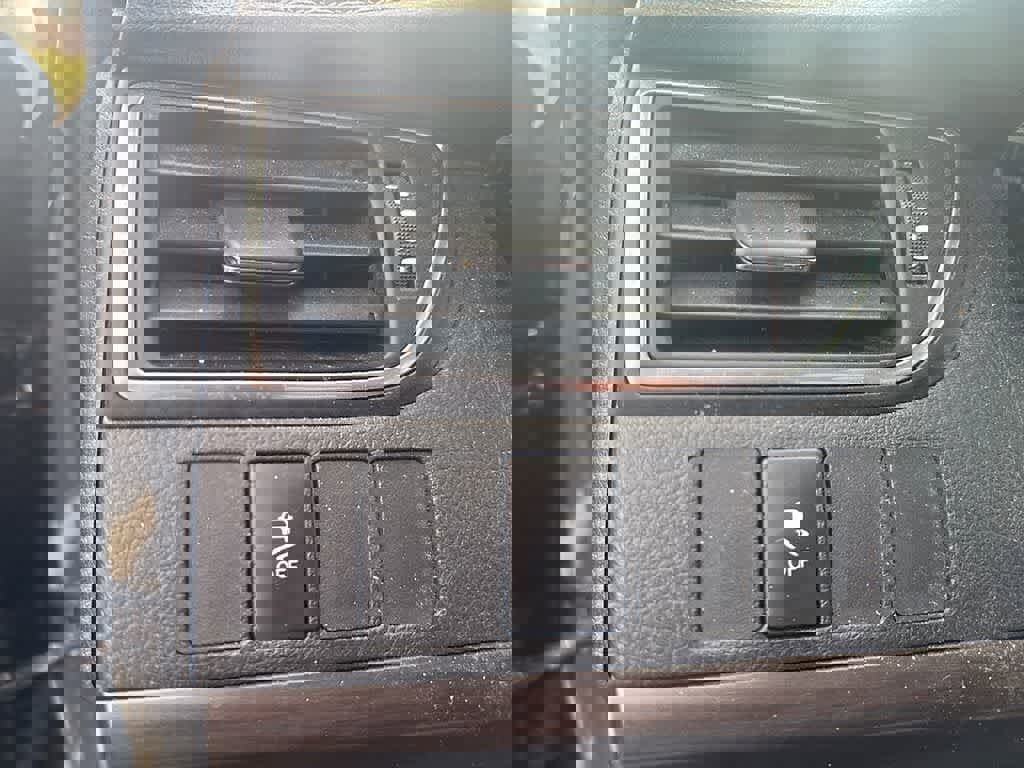 Used 2017 Toyota Camry LE image 20