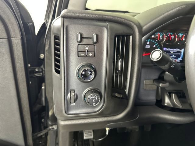 Used 2018 Chevrolet Silverado 1500 LT w/ All Star Edition AWD/4WD image 19