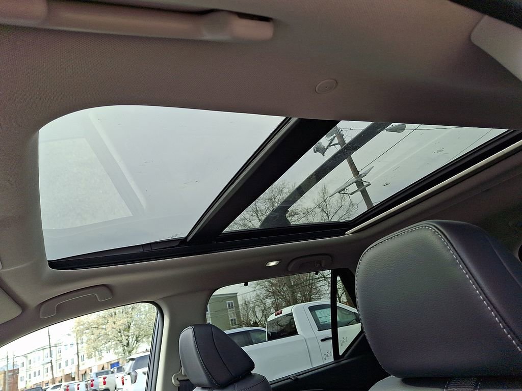 Used 2023 Honda Pilot Touring image 13