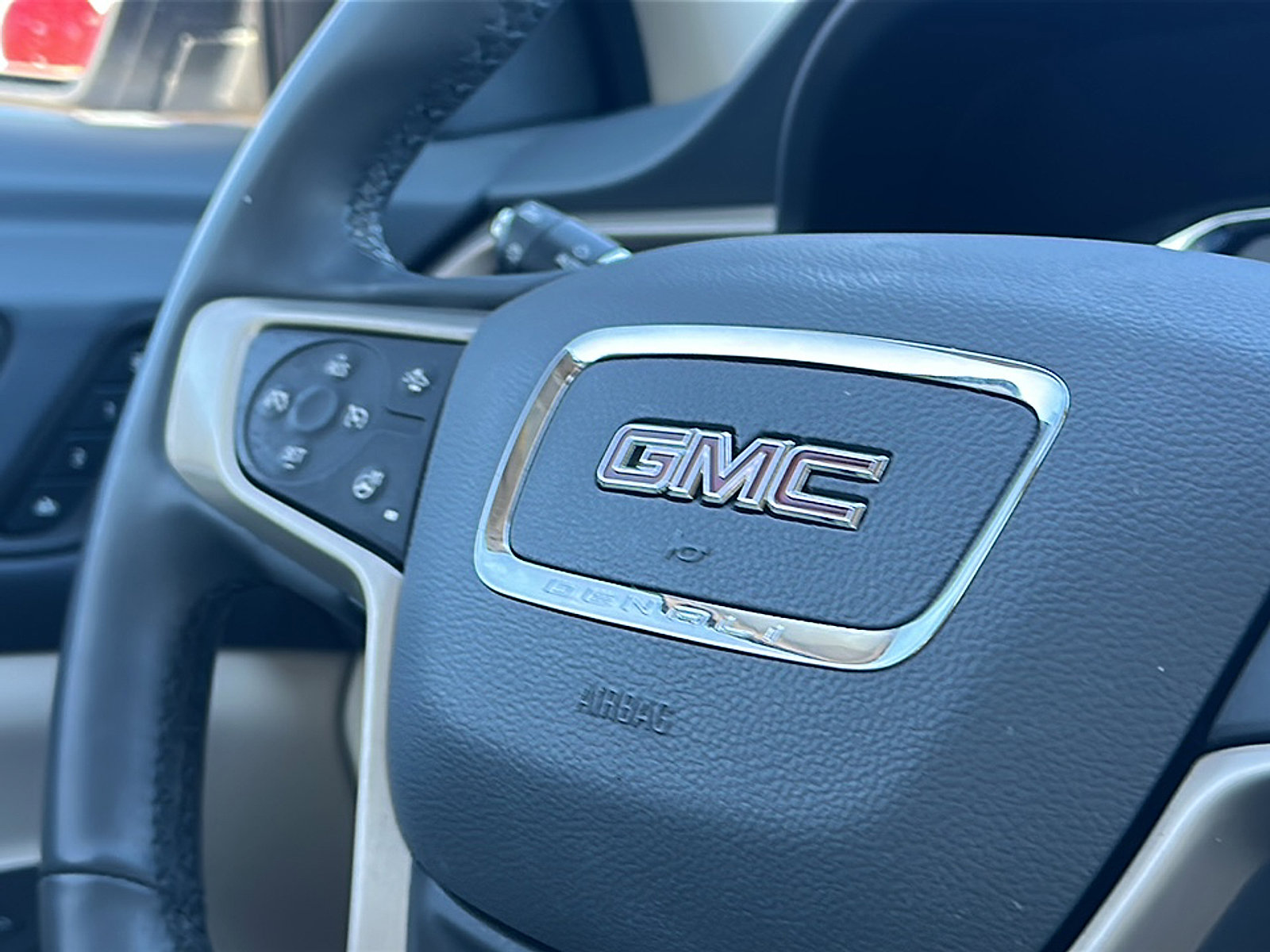 Used 2023 GMC Acadia Denali w/ Denali Ultimate Package image 32