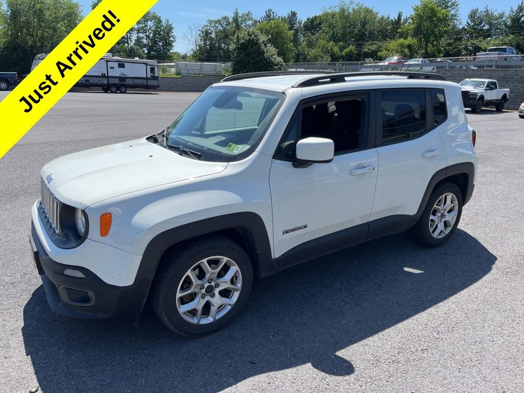Used 2016 Jeep Renegade Latitude w/ Cold Weather Group FWD image 5