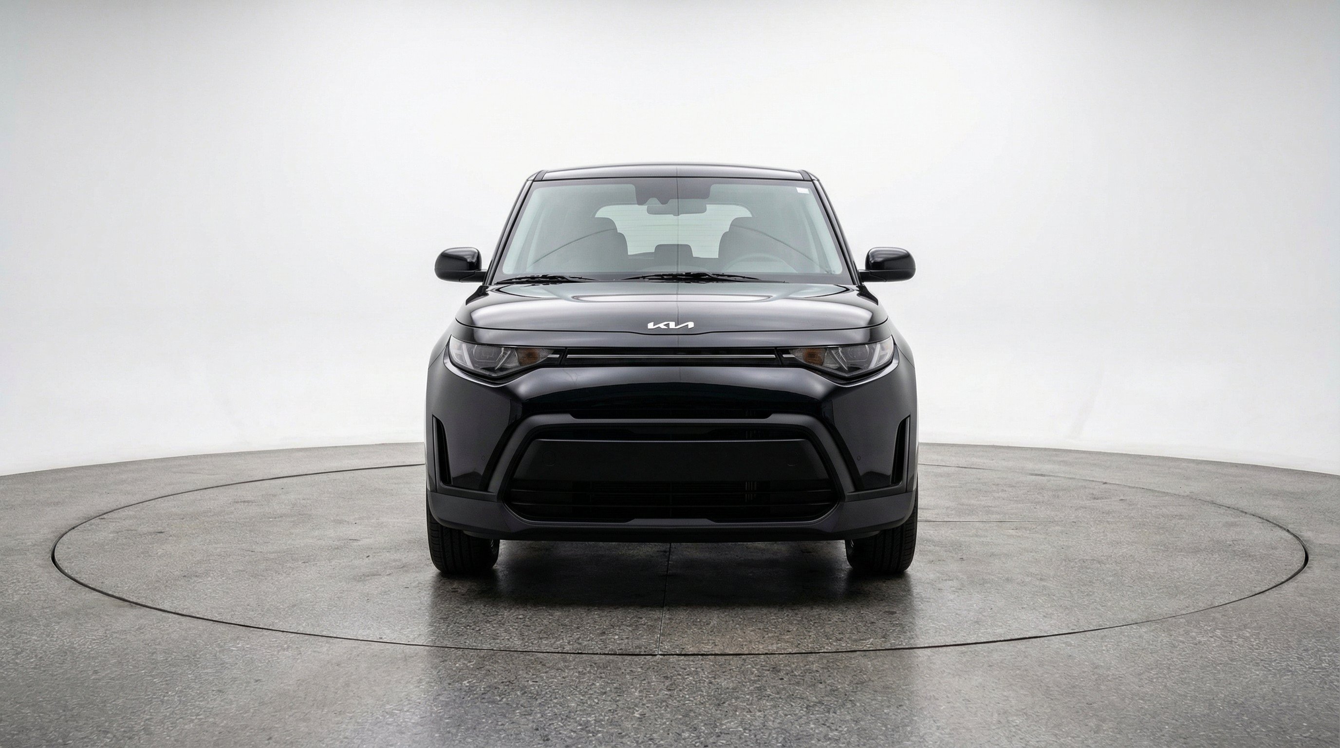 Used 2025 Kia Soul LX w/ LX Technology Package FWD image 2