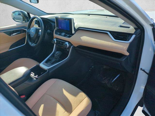 Certified 2025 Toyota RAV4 XLE FWD image 21