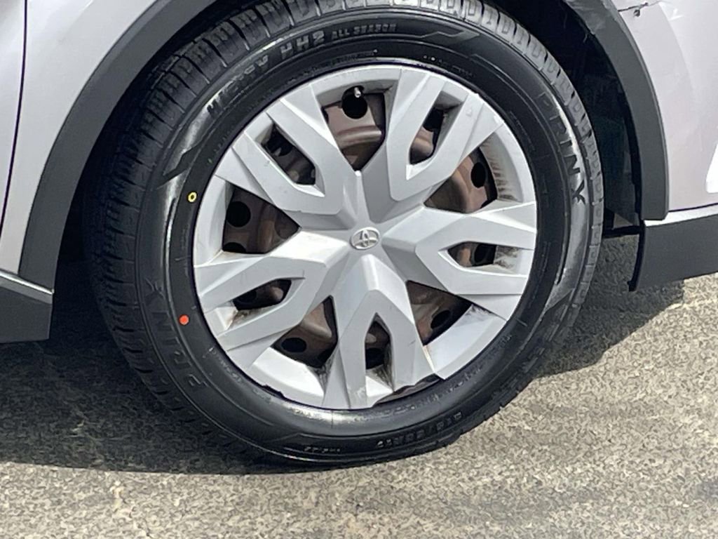 Used 2019 Toyota C-HR LE image 12