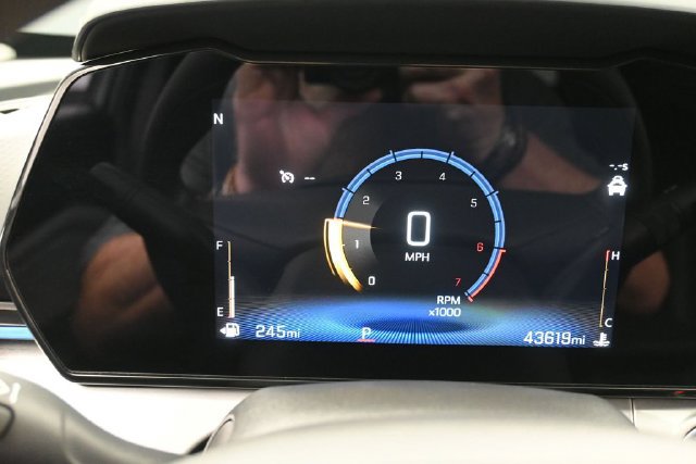 Used 2025 Chevrolet Trax LT FWD image 9