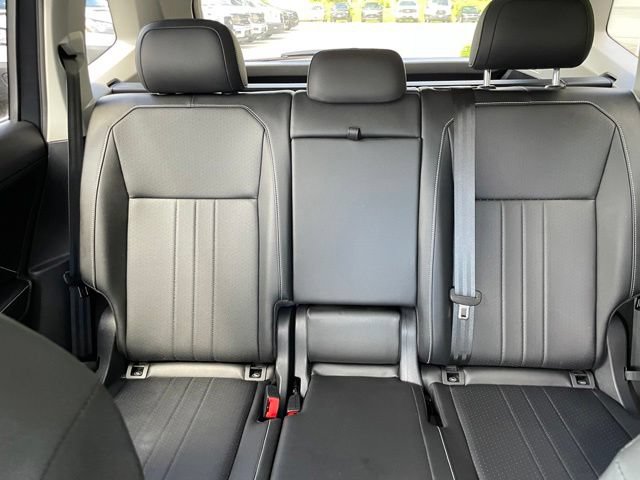 Used 2022 Volkswagen Tiguan SE AWD/4WD image 42