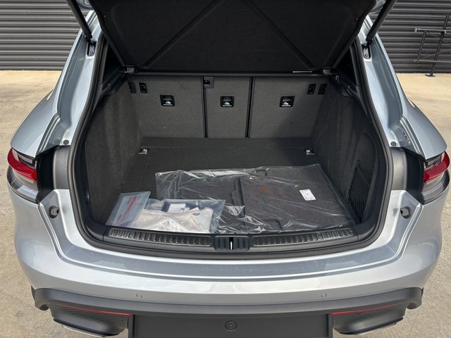 Certified 2025 Porsche Macan image 26