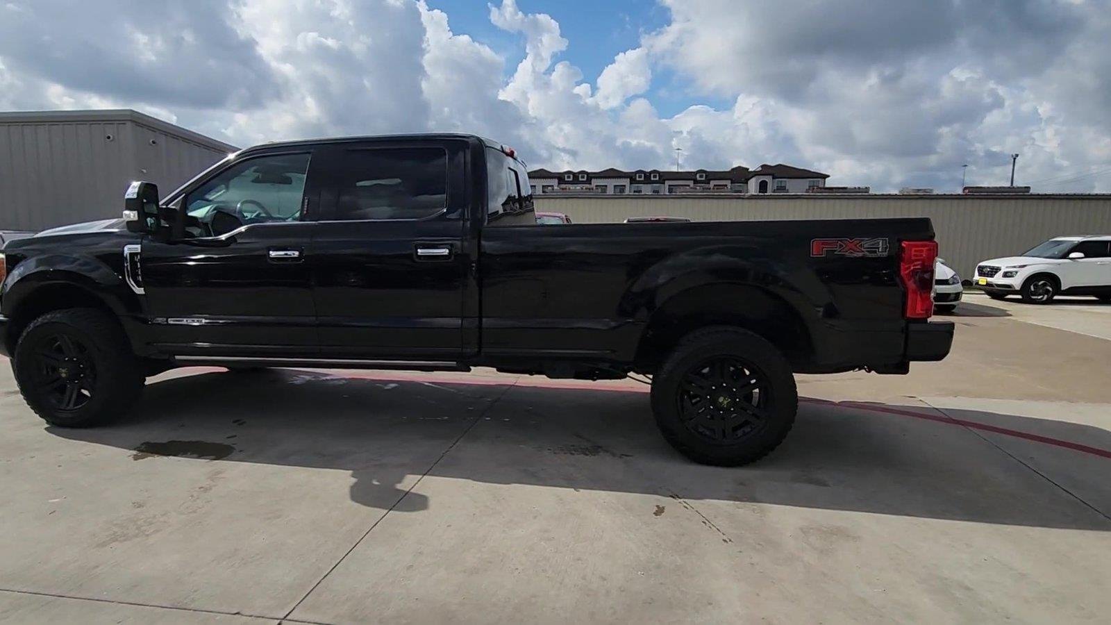 Used 2017 Ford F350 Platinum w/ Platinum Ultimate Package AWD/4WD image 6