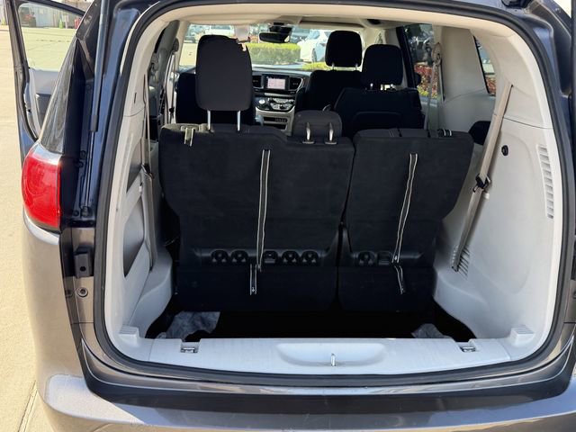 Used 2023 Chrysler Voyager LX FWD image 25