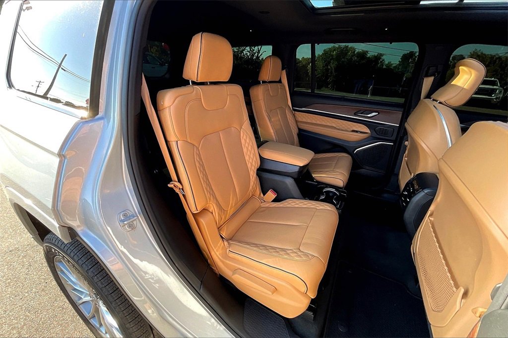 Certified 2023 Jeep Grand Cherokee L Summit w/ Luxury Tech Group V image 27