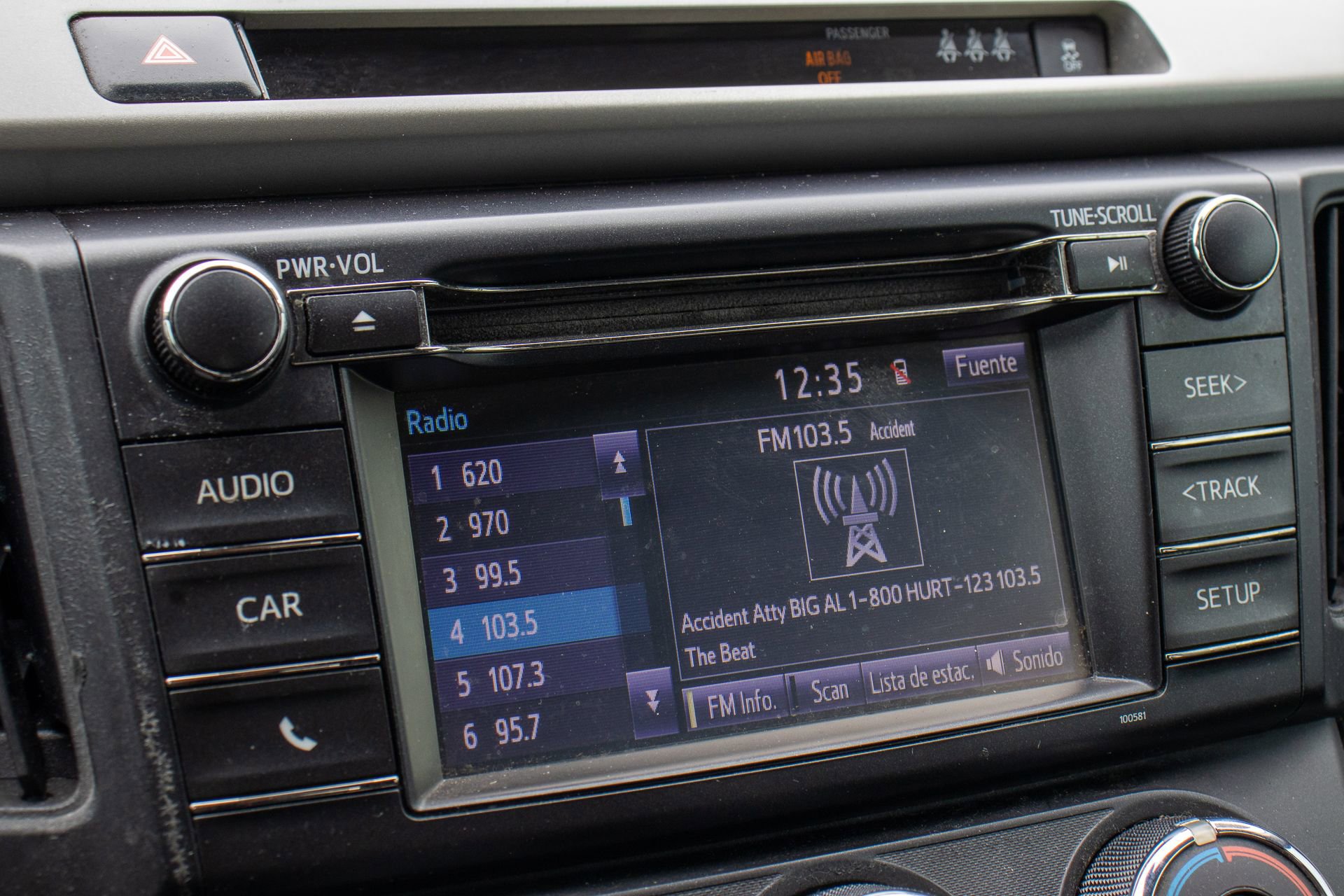 Used 2018 Toyota RAV4 LE image 28