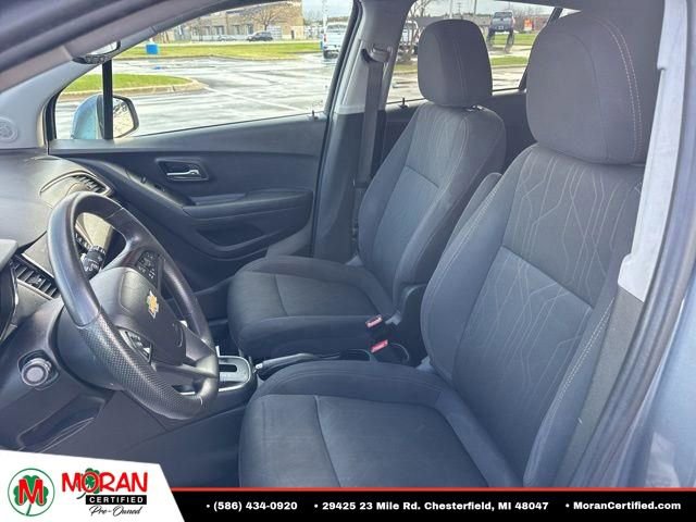 Used 2020 Chevrolet Trax LT FWD image 12