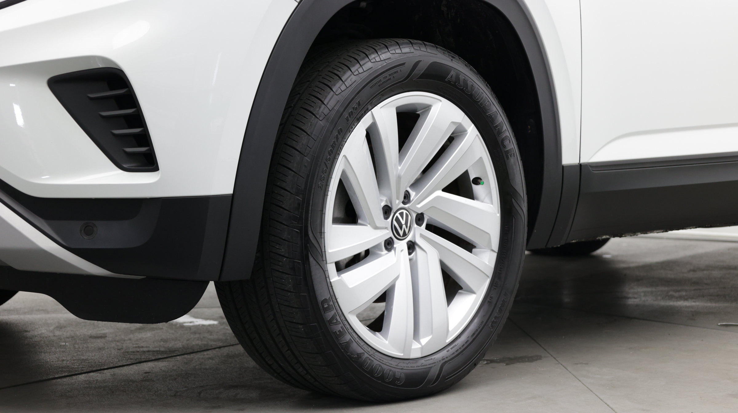 Used 2023 Volkswagen Atlas Cross Sport SE FWD image 8