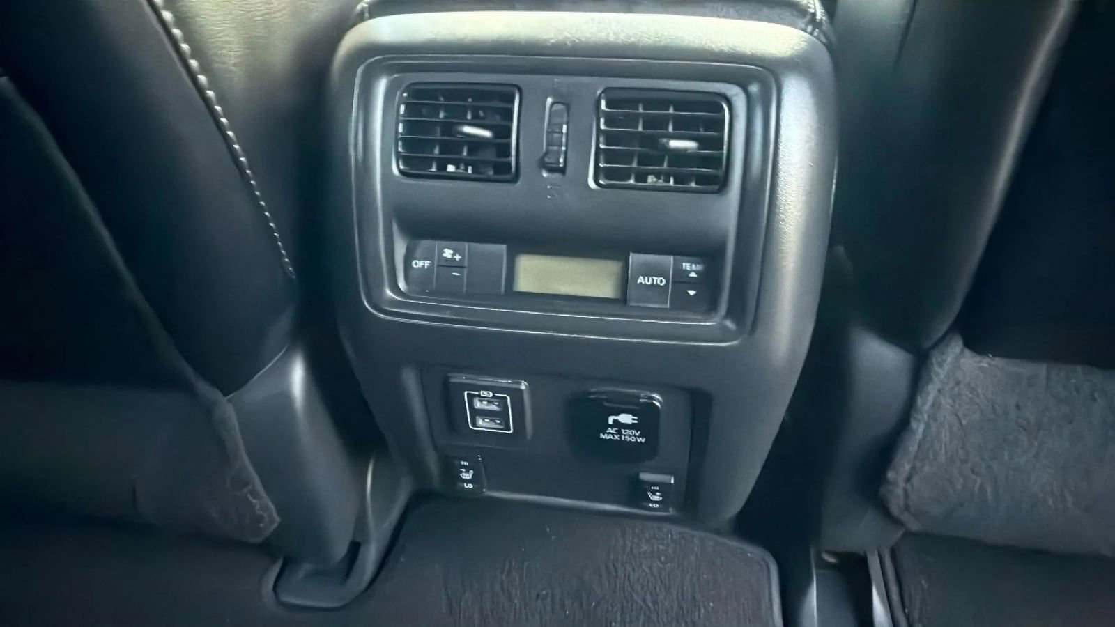 Used 2018 Nissan Pathfinder Platinum image 15