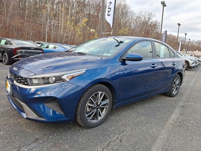 Used 2023 Kia Forte LXS image 3