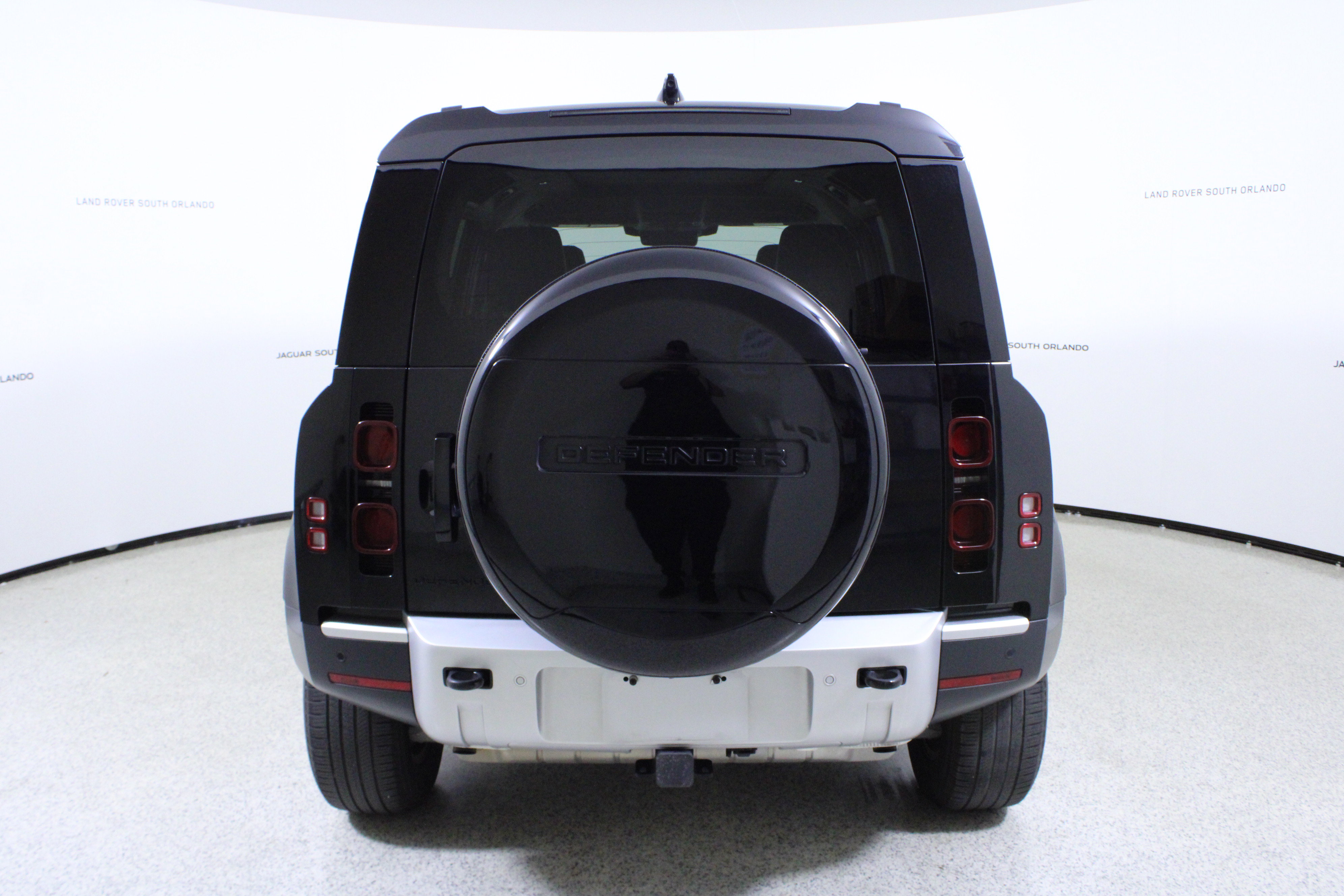 Used 2024 Land Rover Defender 110 S image 6