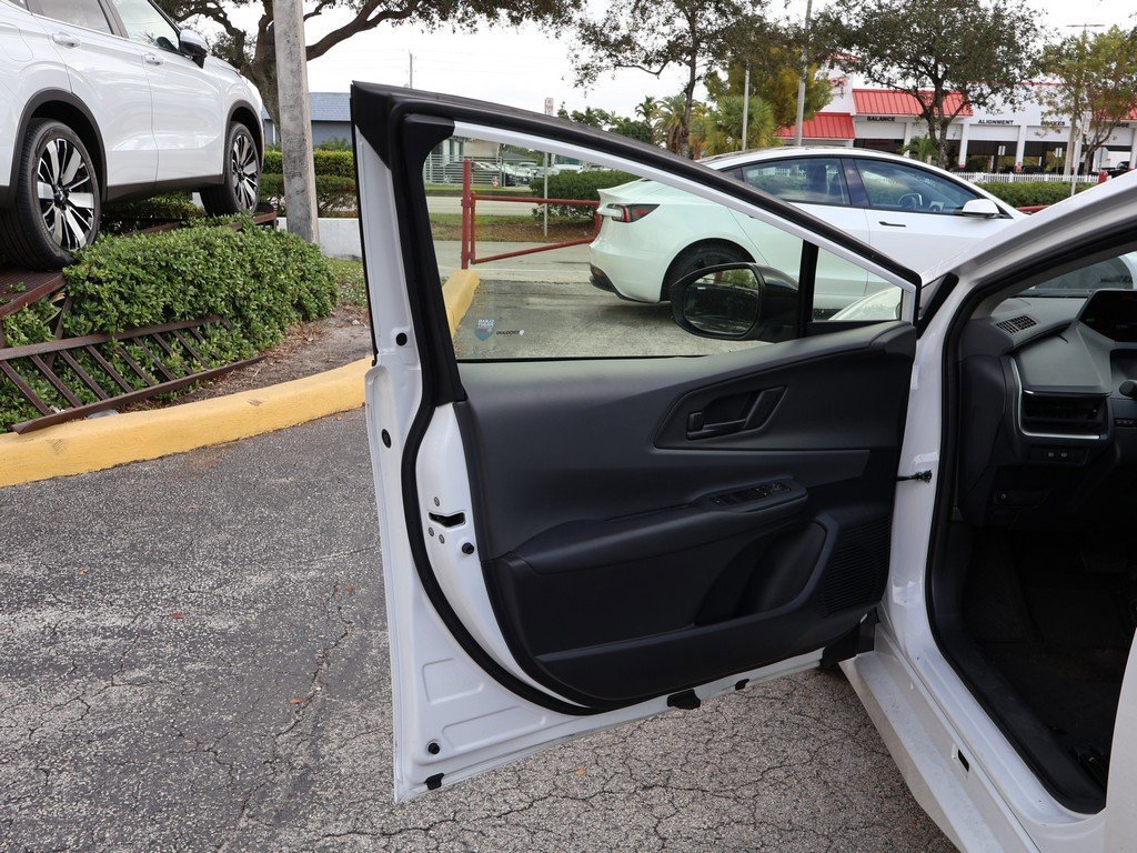 Used 2024 Toyota Prius LE image 17