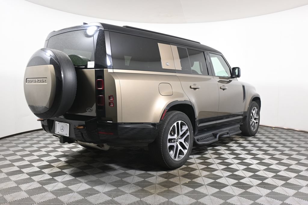 Used 2023 Land Rover Defender 130 X-Dynamic SE AWD/4WD image 7