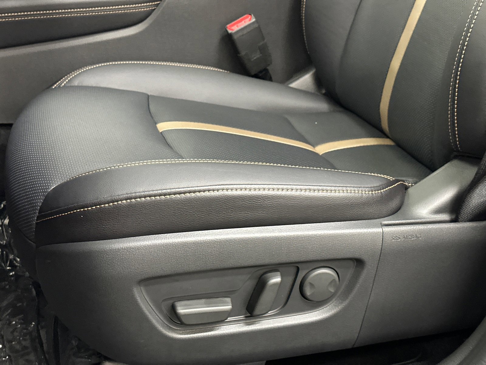 New 2025 MAZDA CX-90 Plug-In Hybrid w/ Premium Plus image 18