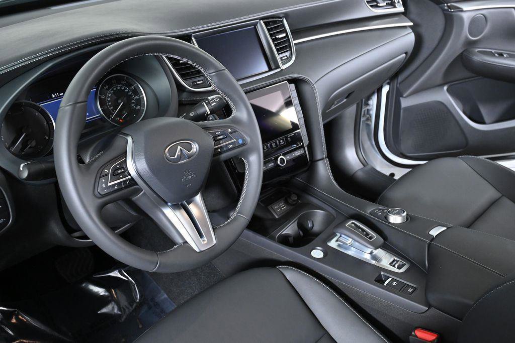 Certified 2025 INFINITI QX50 Pure image 13