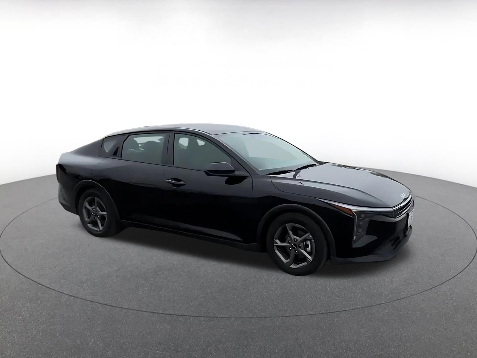 Used 2025 Kia K4 FWD image 2