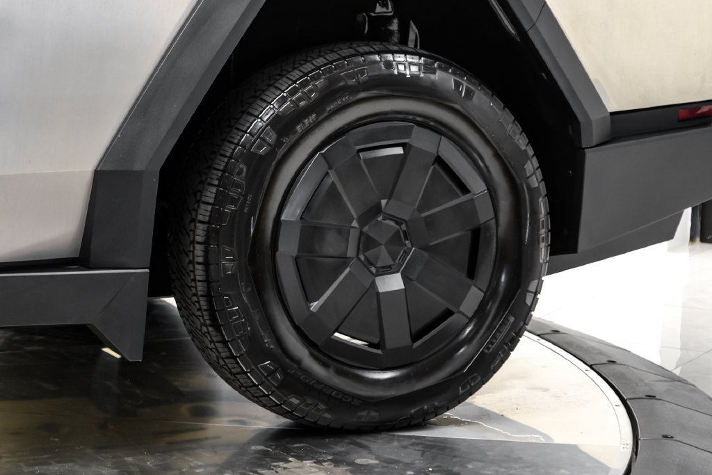 Used 2024 Tesla Cybertruck Cyberbeast AWD/4WD image 55