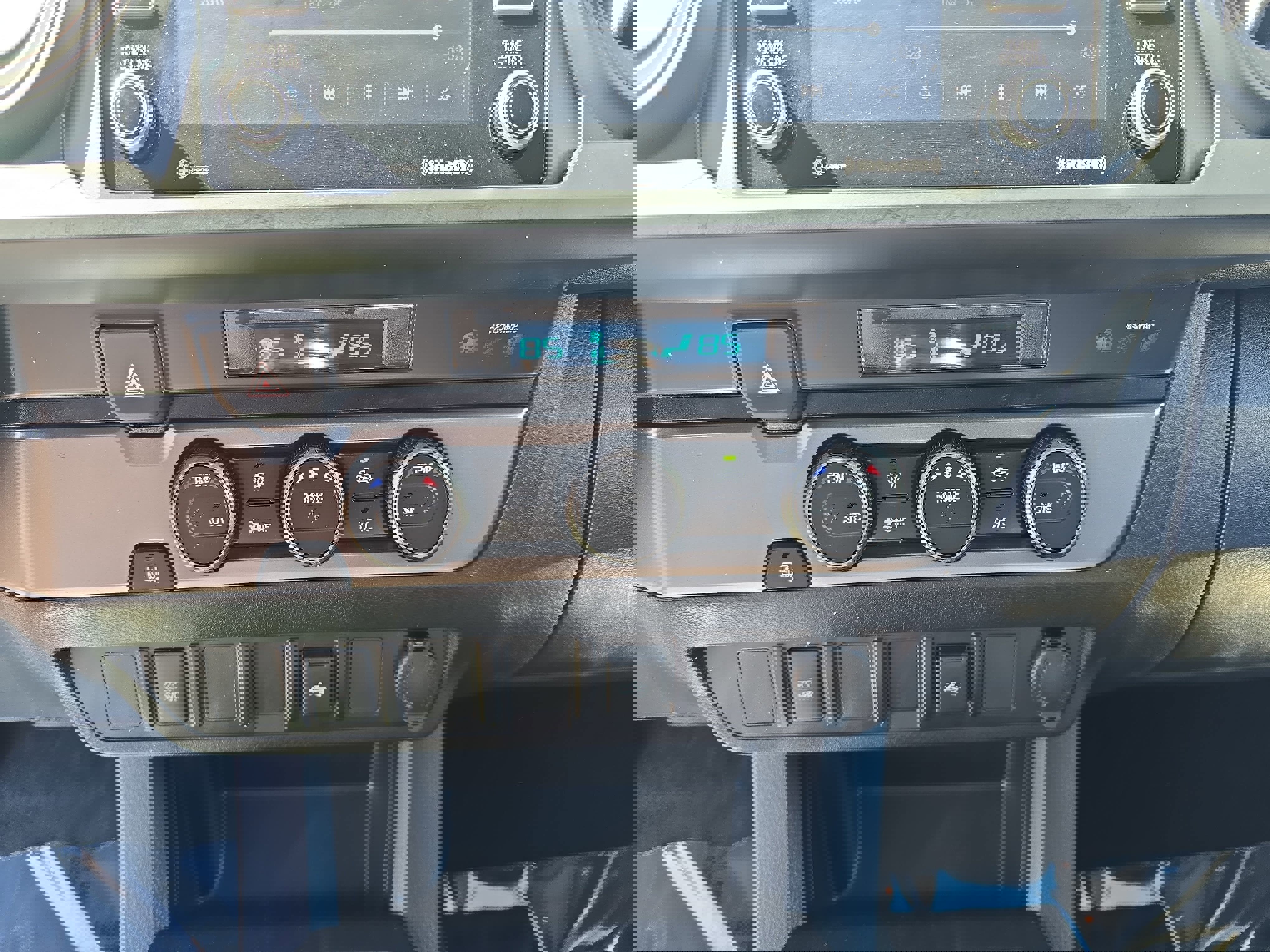 Used 2023 Toyota Tacoma SR image 23