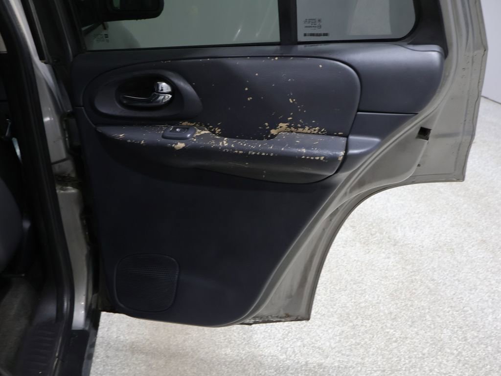 Used 2005 Chevrolet TrailBlazer LS w/ LS Preferred Equipment Group image 21