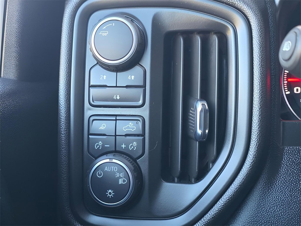 Used 2025 Chevrolet Silverado 2500 Custom w/ Custom Value Package image 23