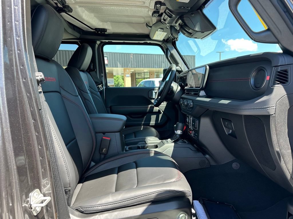 New 2026 Jeep Gladiator Rubicon w/ Safety Group AWD/4WD image 16