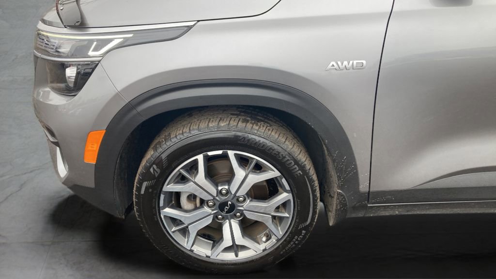 Used 2022 Kia Seltos EX AWD/4WD image 13