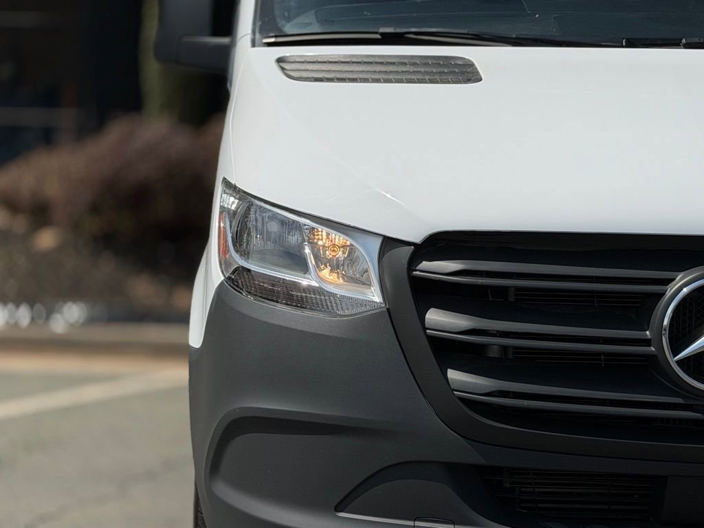 Used 2023 Mercedes-Benz Sprinter 144 Cargo w/ Acoustic Package image 4