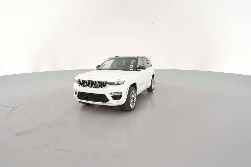 New 2025 Jeep Grand Cherokee Summit w/ Luxury Tech Group V image 3