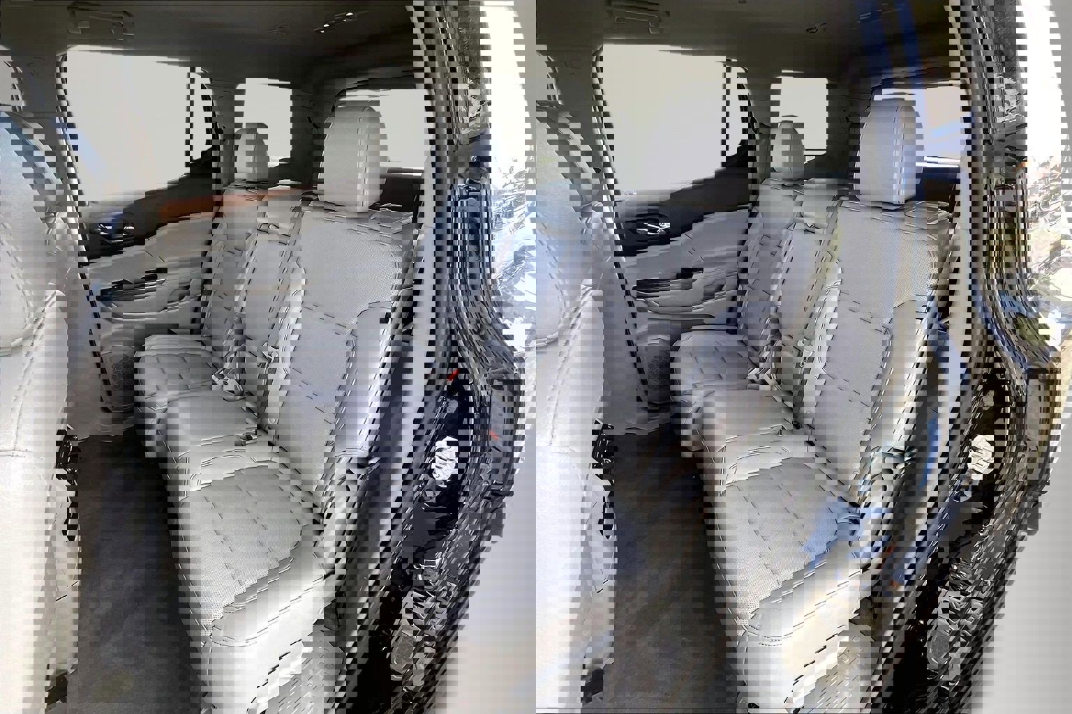 Used 2023 GMC Acadia SLT image 22