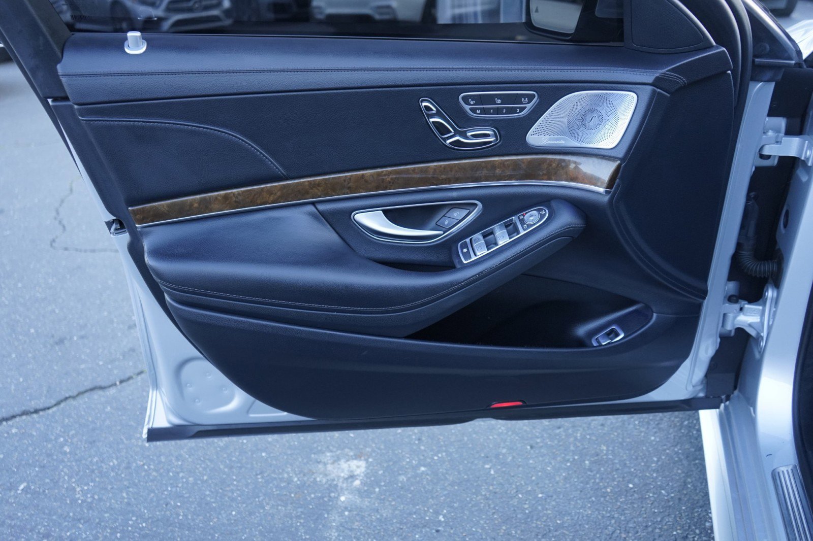 Used 2017 Mercedes-Benz S 550 Sedan image 28