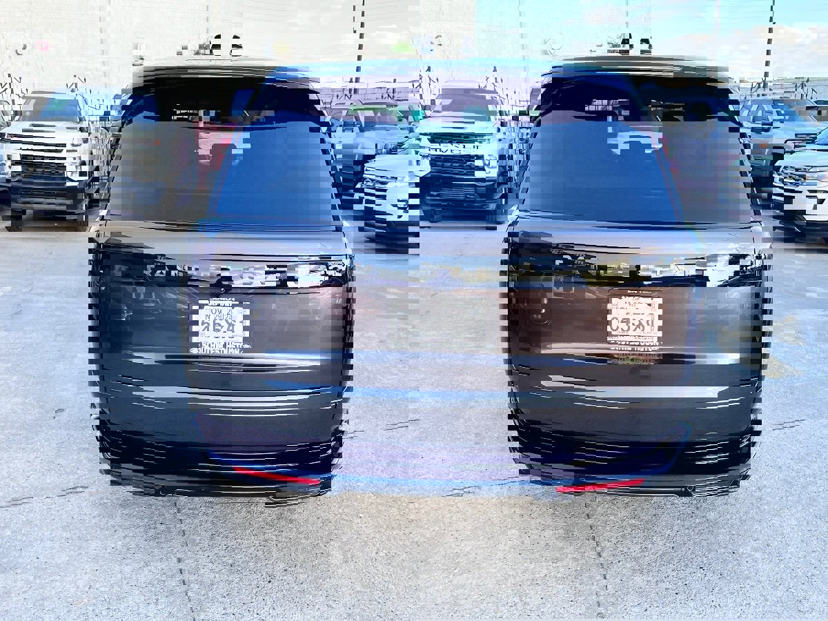 Used 2025 Land Rover Range Rover Long Wheelbase Autobiography image 5