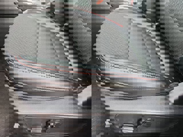 Used 2025 Ford Escape ST-Line image 18