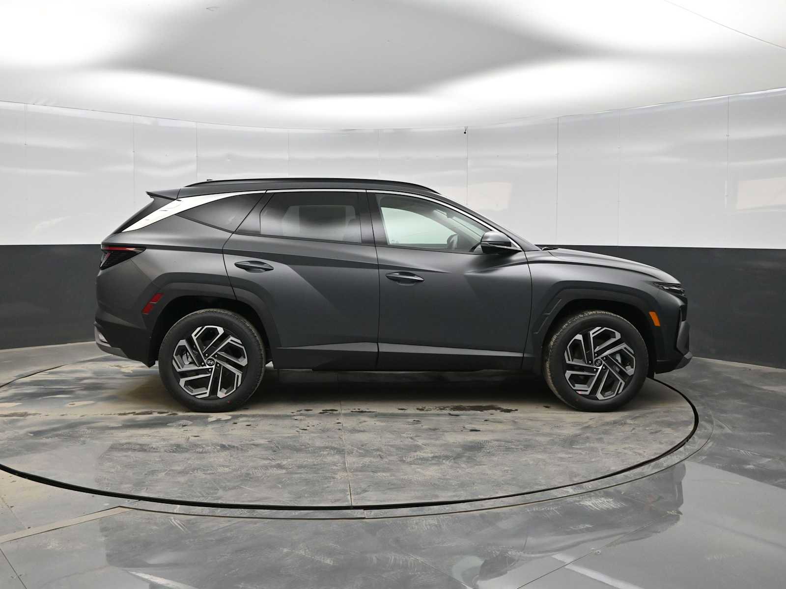 New 2026 Hyundai Tucson Limited w/ Tow & Go Package image 9