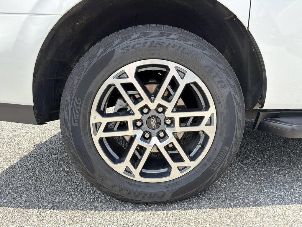 Used 2025 Ford Expedition Max Active AWD/4WD image 17