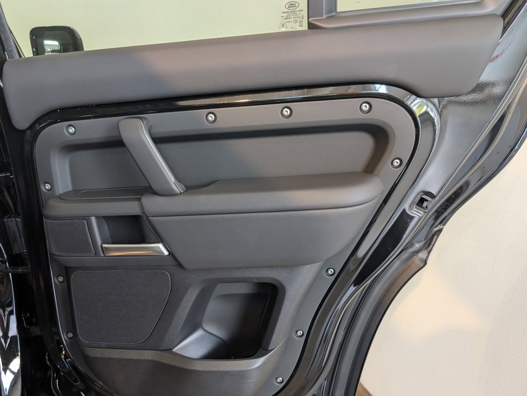 New 2025 Land Rover Defender 110 S image 28