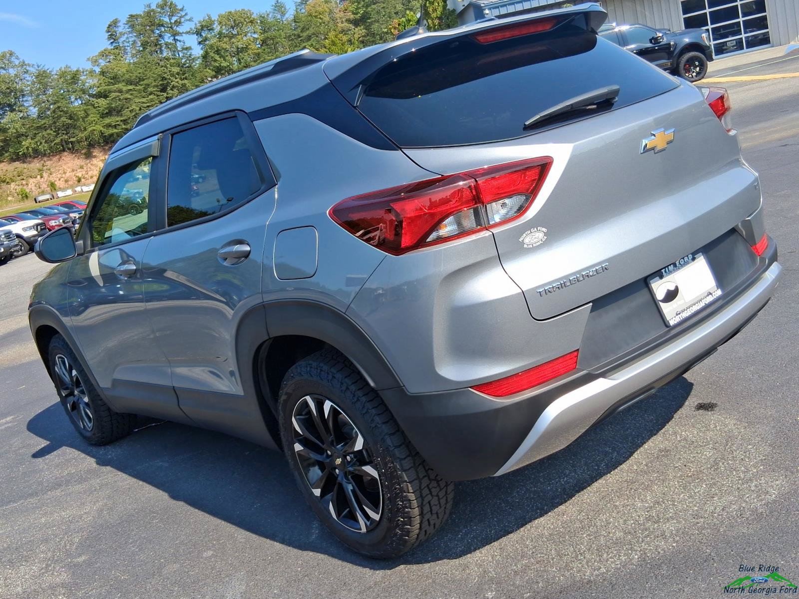 Used 2023 Chevrolet TrailBlazer LT FWD image 28