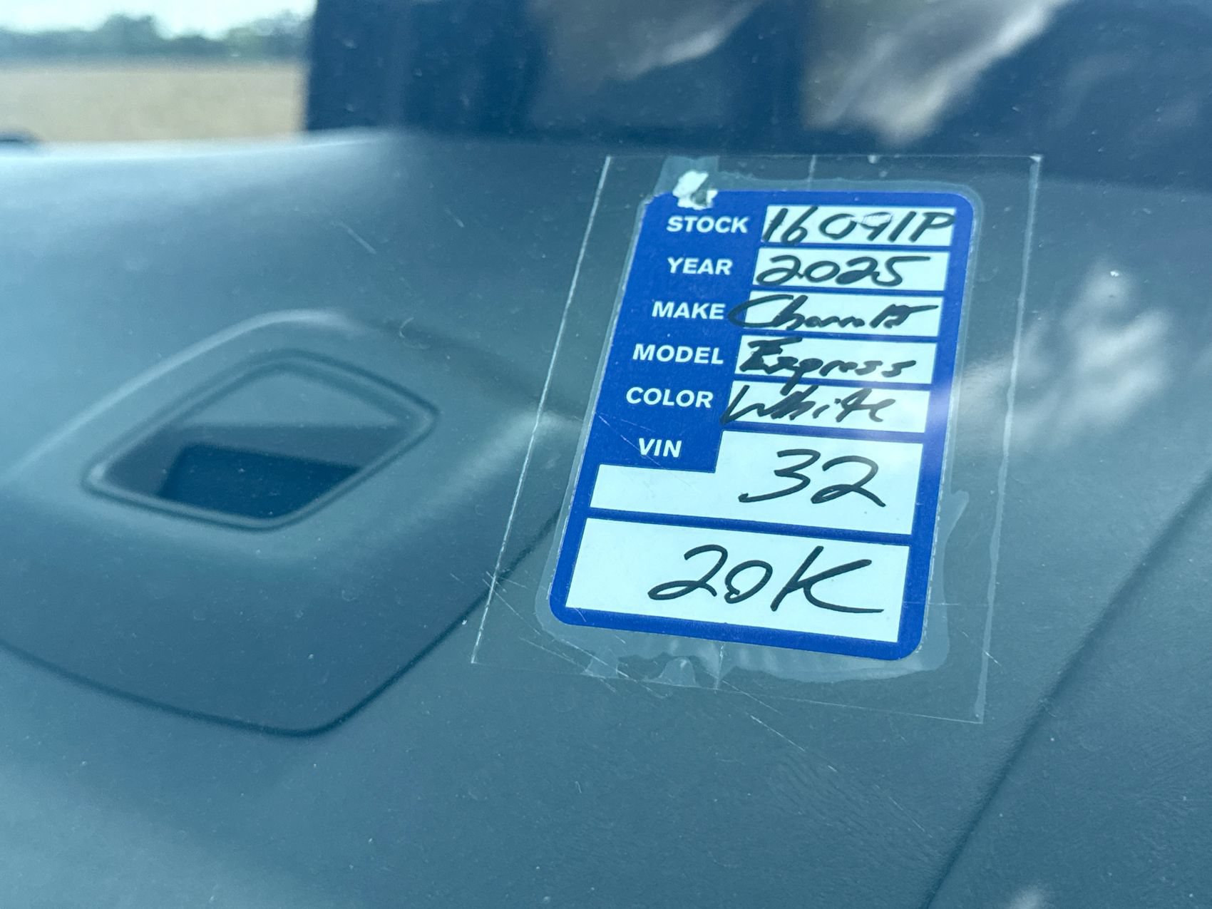 Used 2025 Chevrolet Express 3500 LT w/ LT Preferred Equipment Group RWD image 26