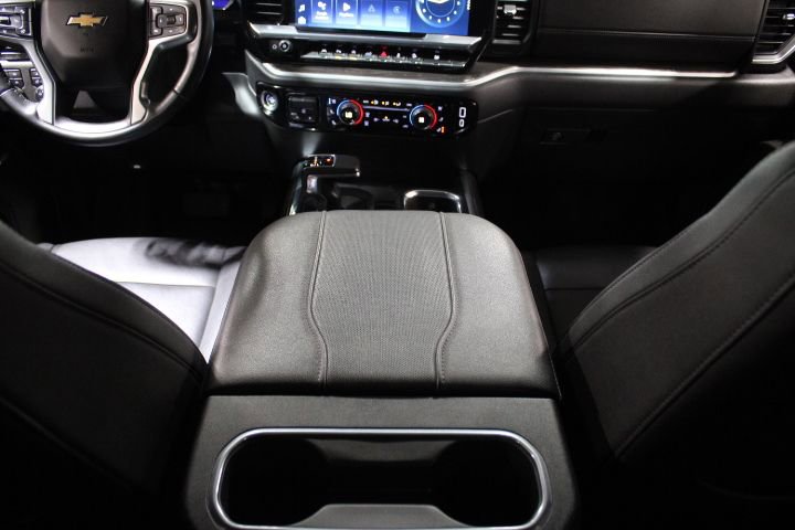Used 2024 Chevrolet Silverado 1500 LTZ w/ LTZ Premium Package image 32