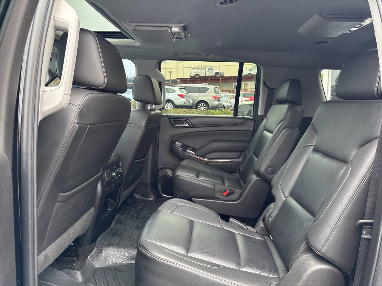 Used 2018 Chevrolet Suburban LT image 24