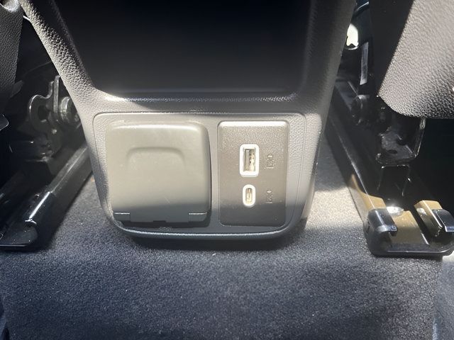 Used 2023 Chevrolet TrailBlazer RS w/ Sun and Liftgate Package FWD image 34
