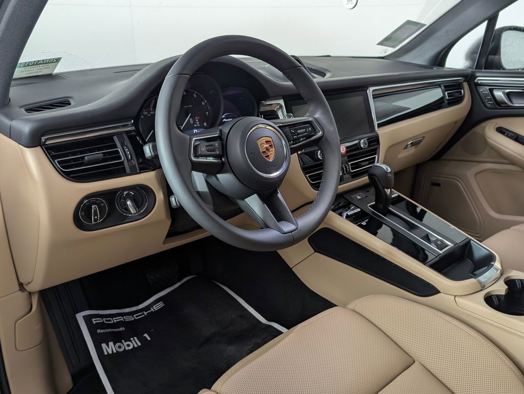 New 2026 Porsche Macan image 4
