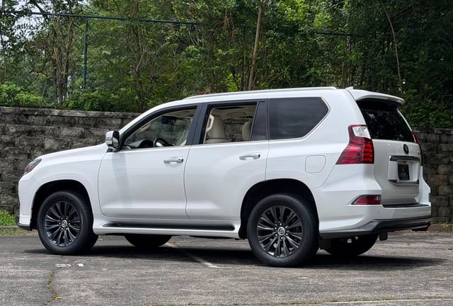 Used 2021 Lexus GX 460 Luxury w/ Sport Design Package AWD/4WD image 8